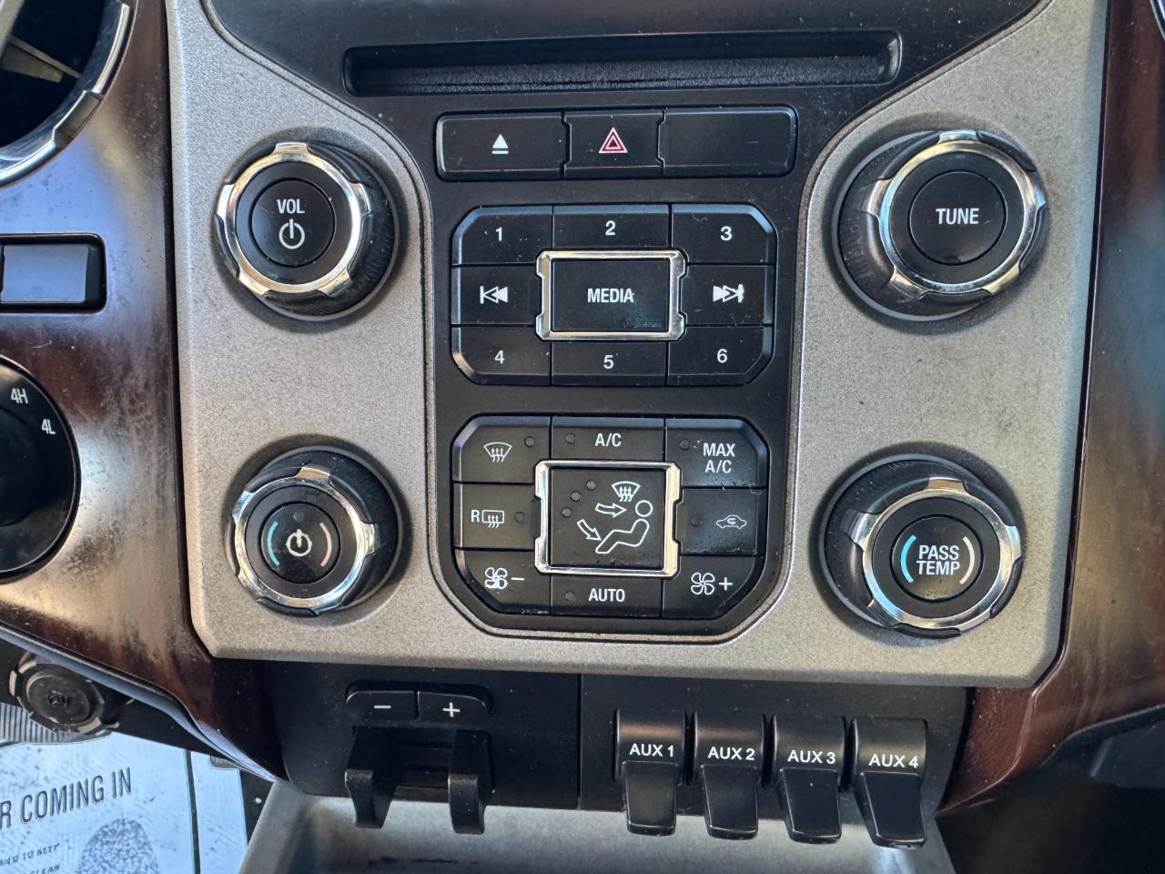 Ford F-250 SD Lariat Crew Cab Long Bed 4WD 2015