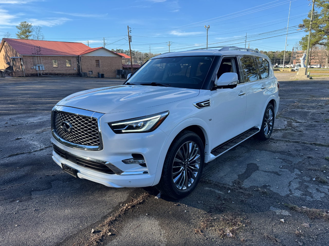 Infiniti QX80 LUXE 2019