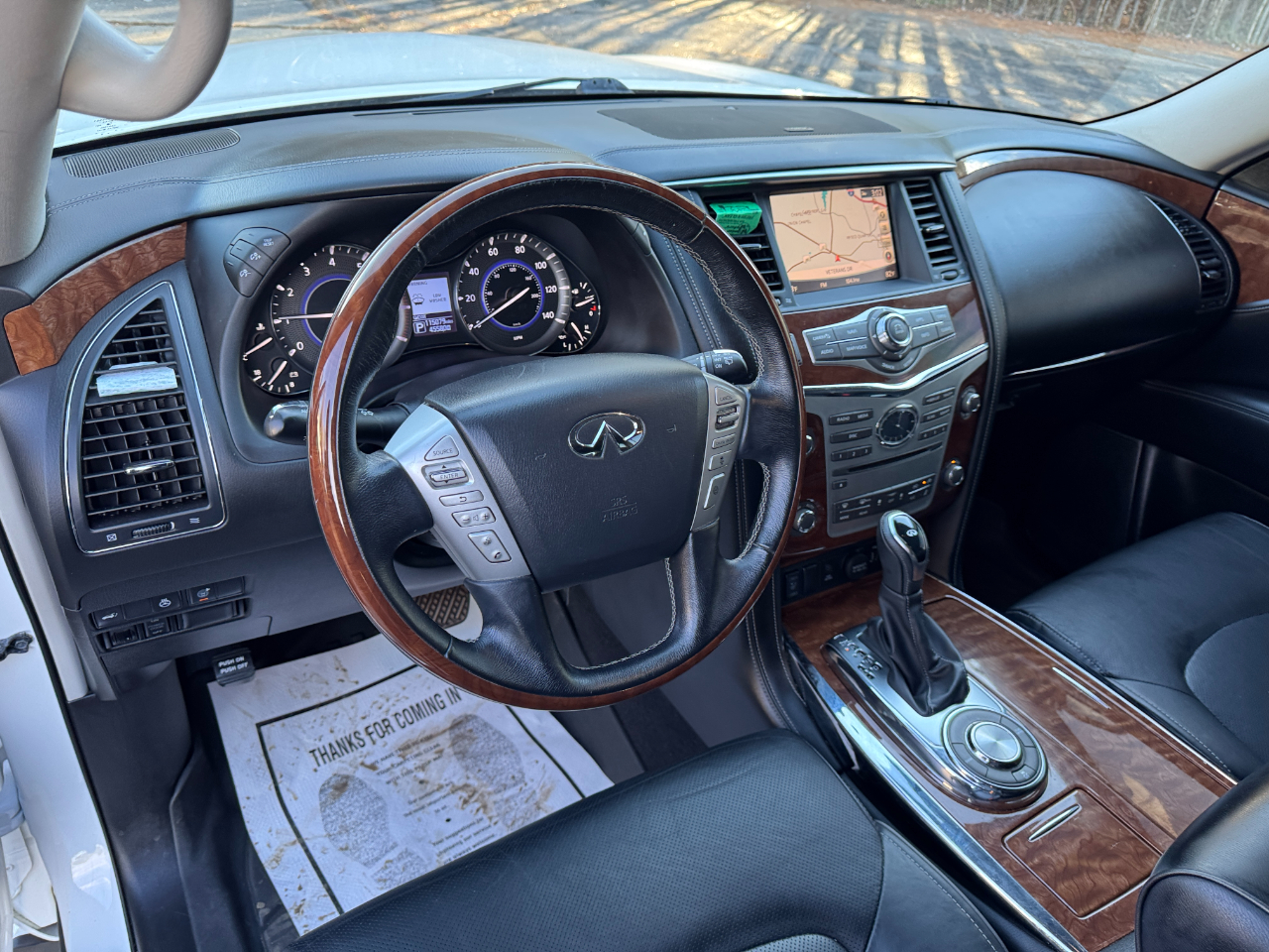 Infiniti QX80 LUXE 2019