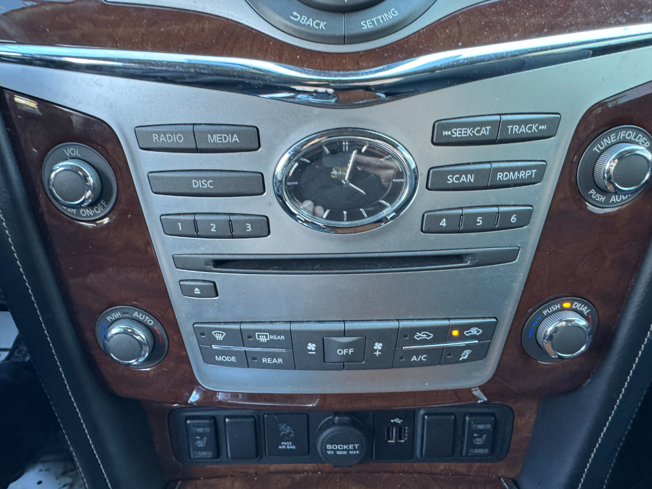 Infiniti QX80 LUXE 2019