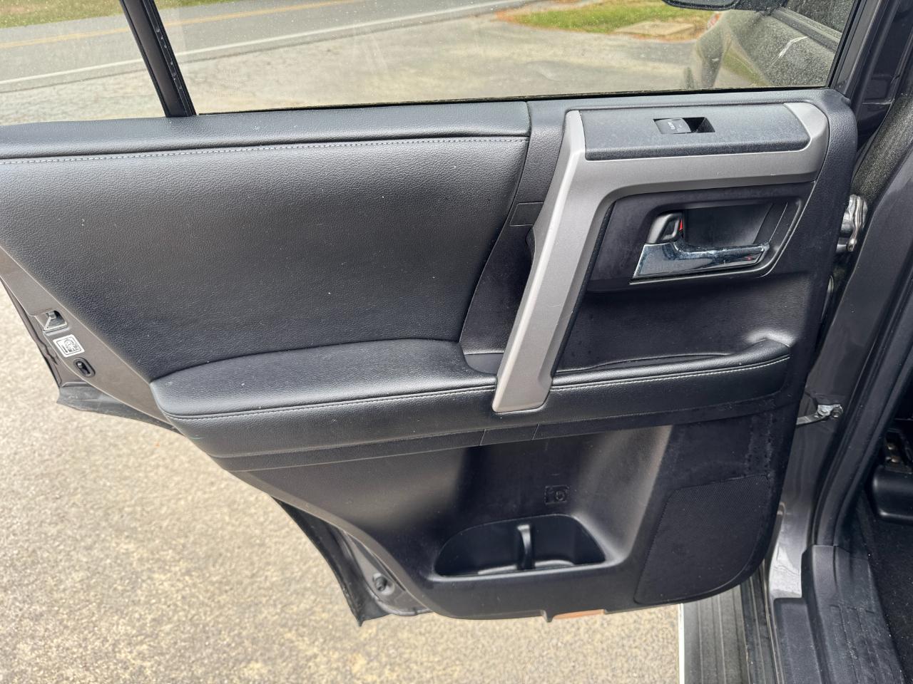 Toyota 4Runner SR5 2WD 2014