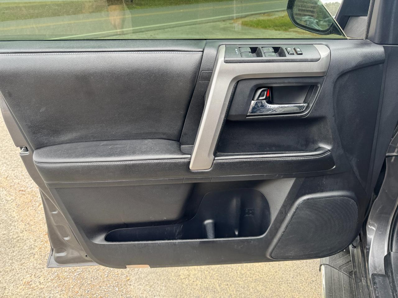 Toyota 4Runner SR5 2WD 2014