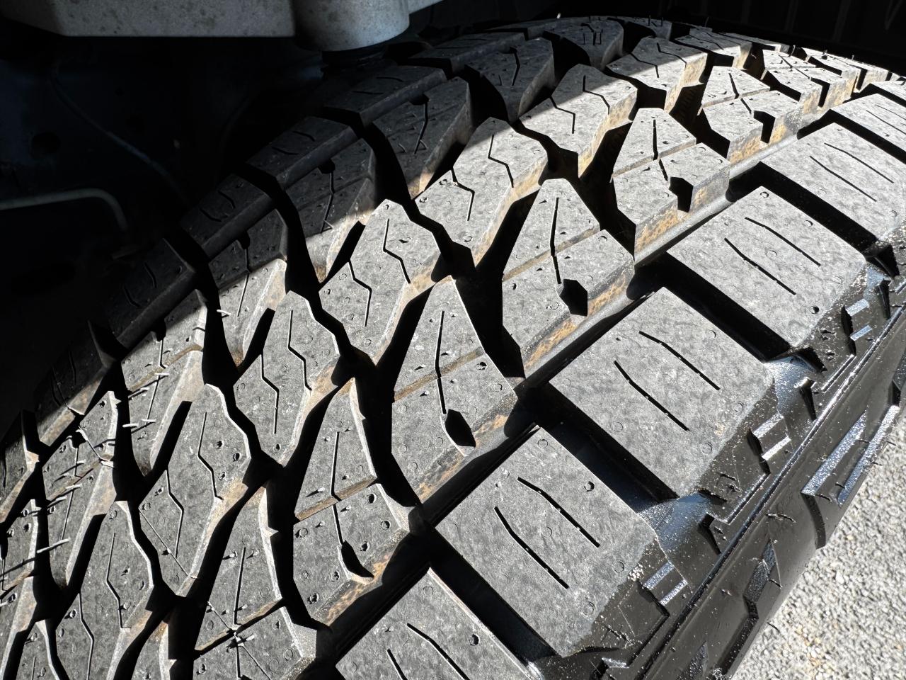 Nissan Titan SV Crew Cab 4WD 2017