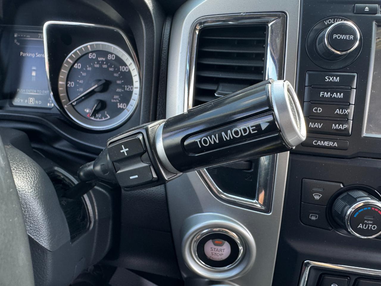 Nissan Titan SV Crew Cab 4WD 2017