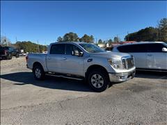 2017 Nissan Titan 
