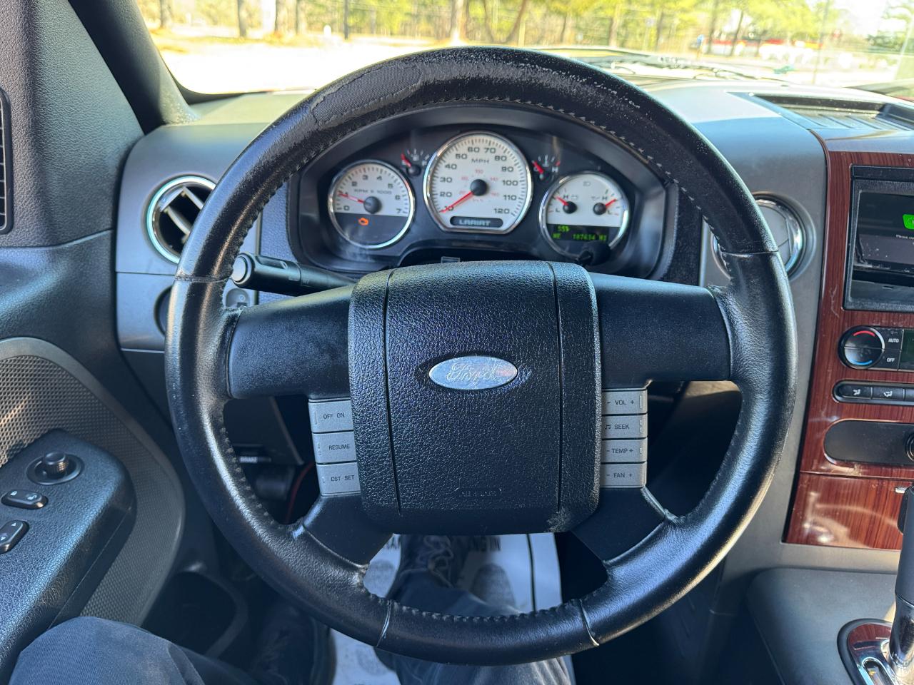 Ford F-150 Lariat SuperCab Long Bed 4WD 2005