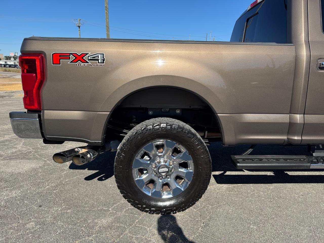 Ford F-250 SD Lariat Crew Cab 4WD 2017