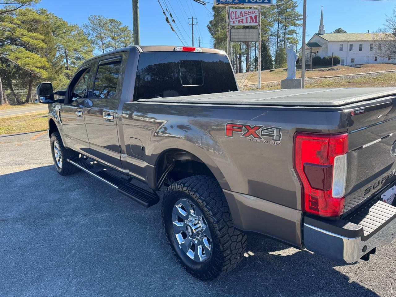 Ford F-250 SD Lariat Crew Cab 4WD 2017