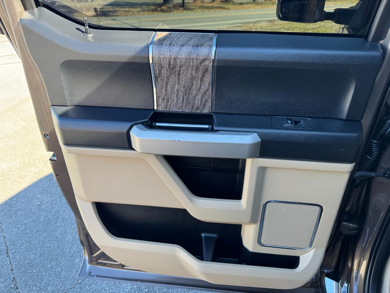 Ford F-250 SD Lariat Crew Cab 4WD 2017