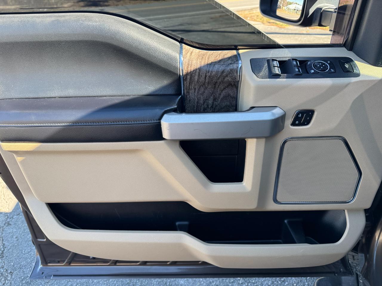 Ford F-250 SD Lariat Crew Cab 4WD 2017