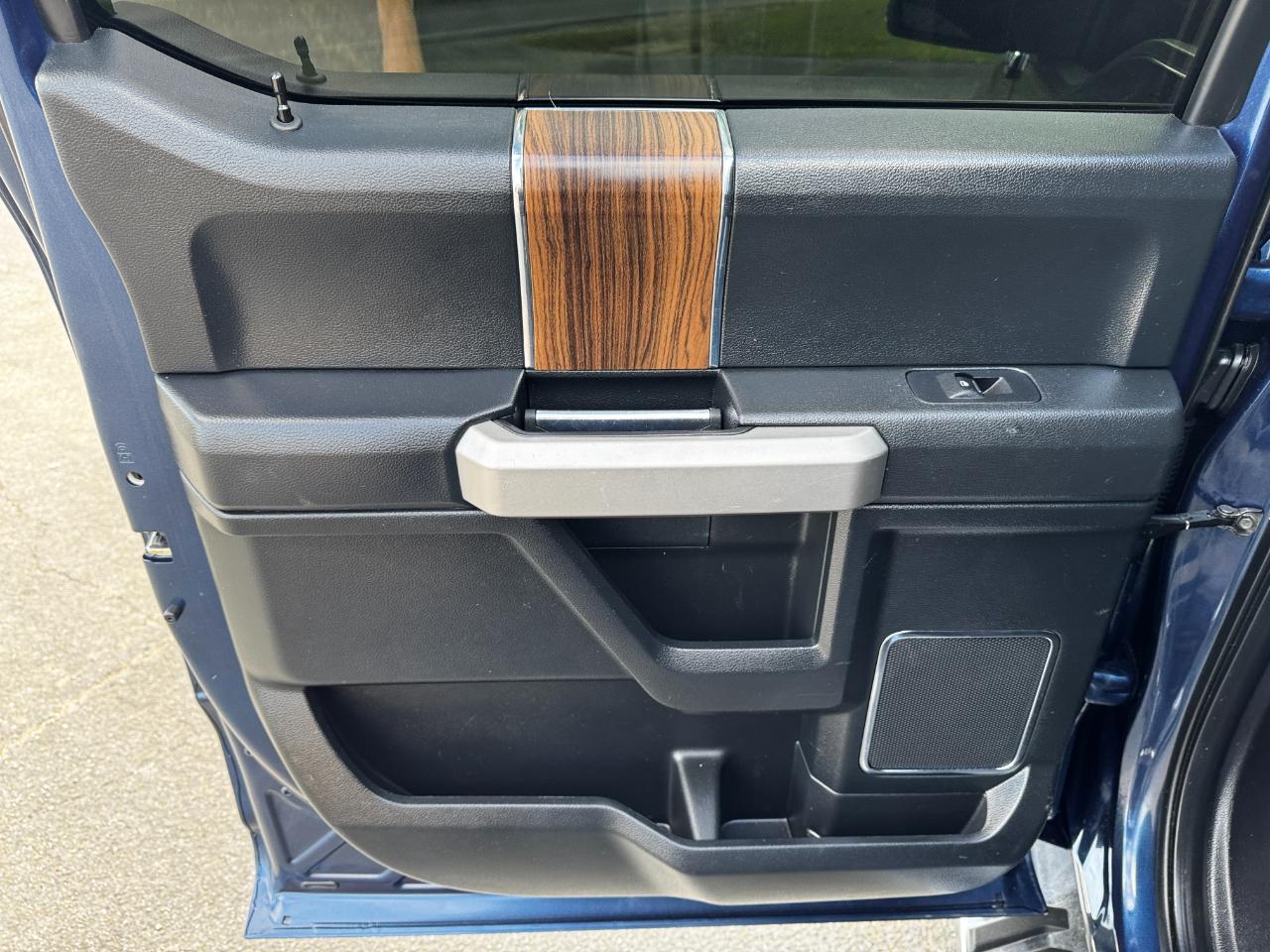 Ford F-150 Lariat SuperCrew 6.5-ft. Bed 4WD 2015