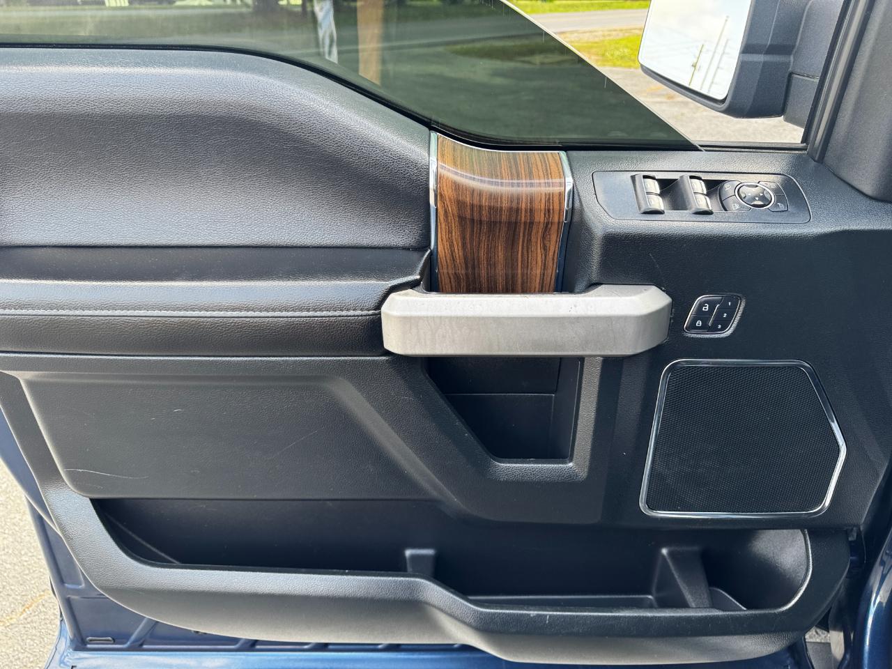 Ford F-150 Lariat SuperCrew 6.5-ft. Bed 4WD 2015