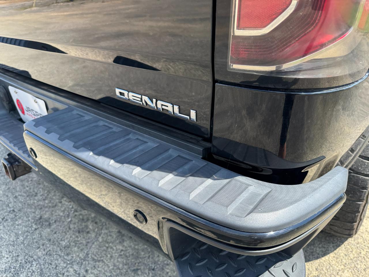 GMC Sierra 1500 Denali Crew Cab Long Box 4WD 2018