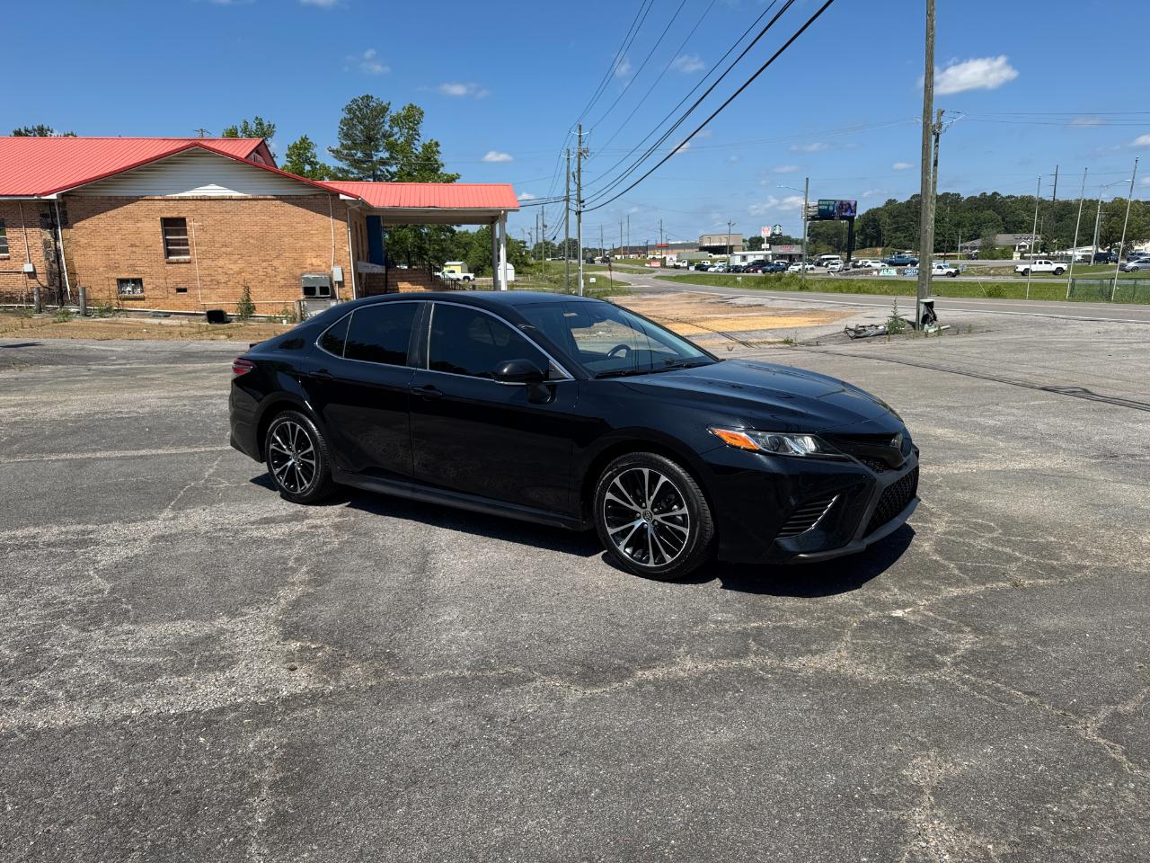 Toyota Camry SE 2020