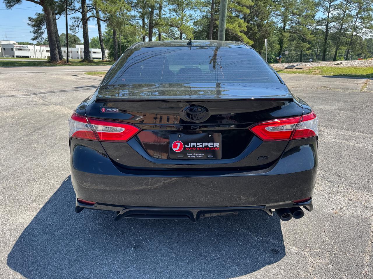 Toyota Camry SE 2020