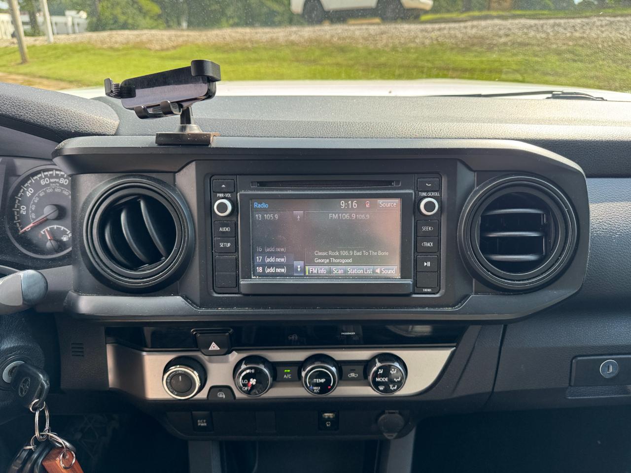 Toyota Tacoma  2017