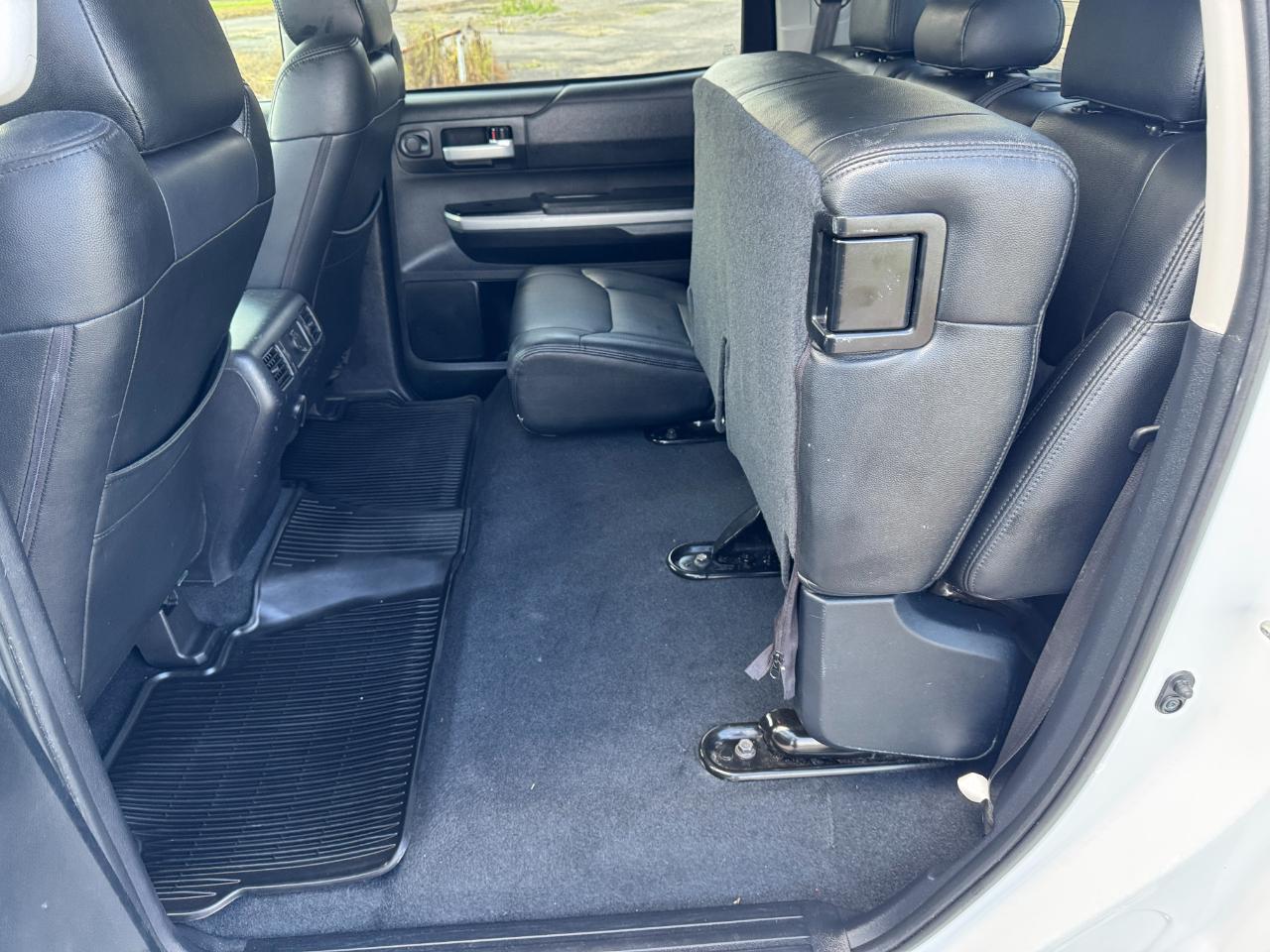 Toyota Tundra SR5 5.7L V8 FFV CrewMax 4WD 2017