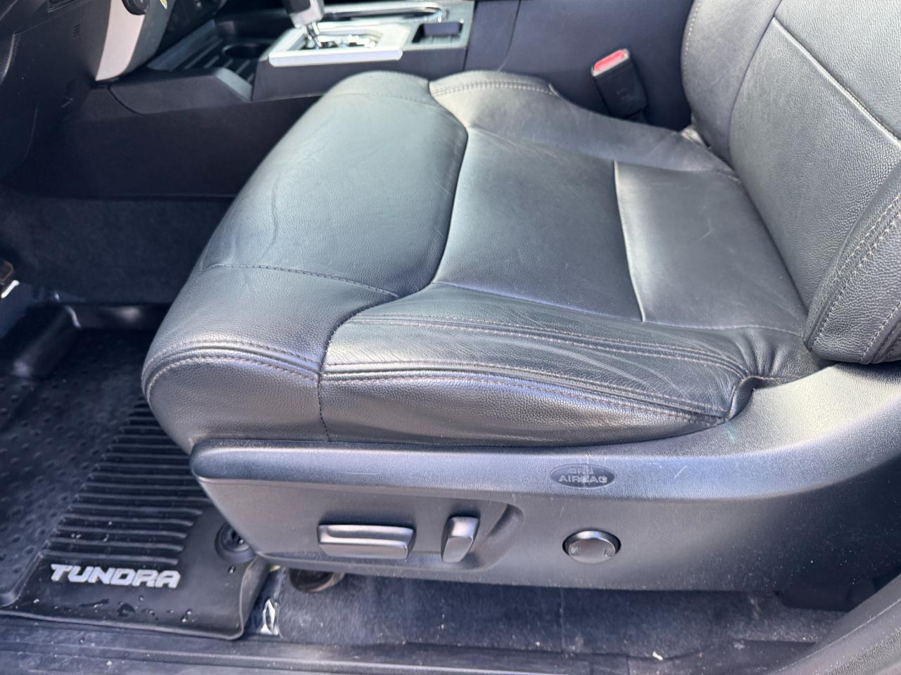 Toyota Tundra SR5 5.7L V8 FFV CrewMax 4WD 2017