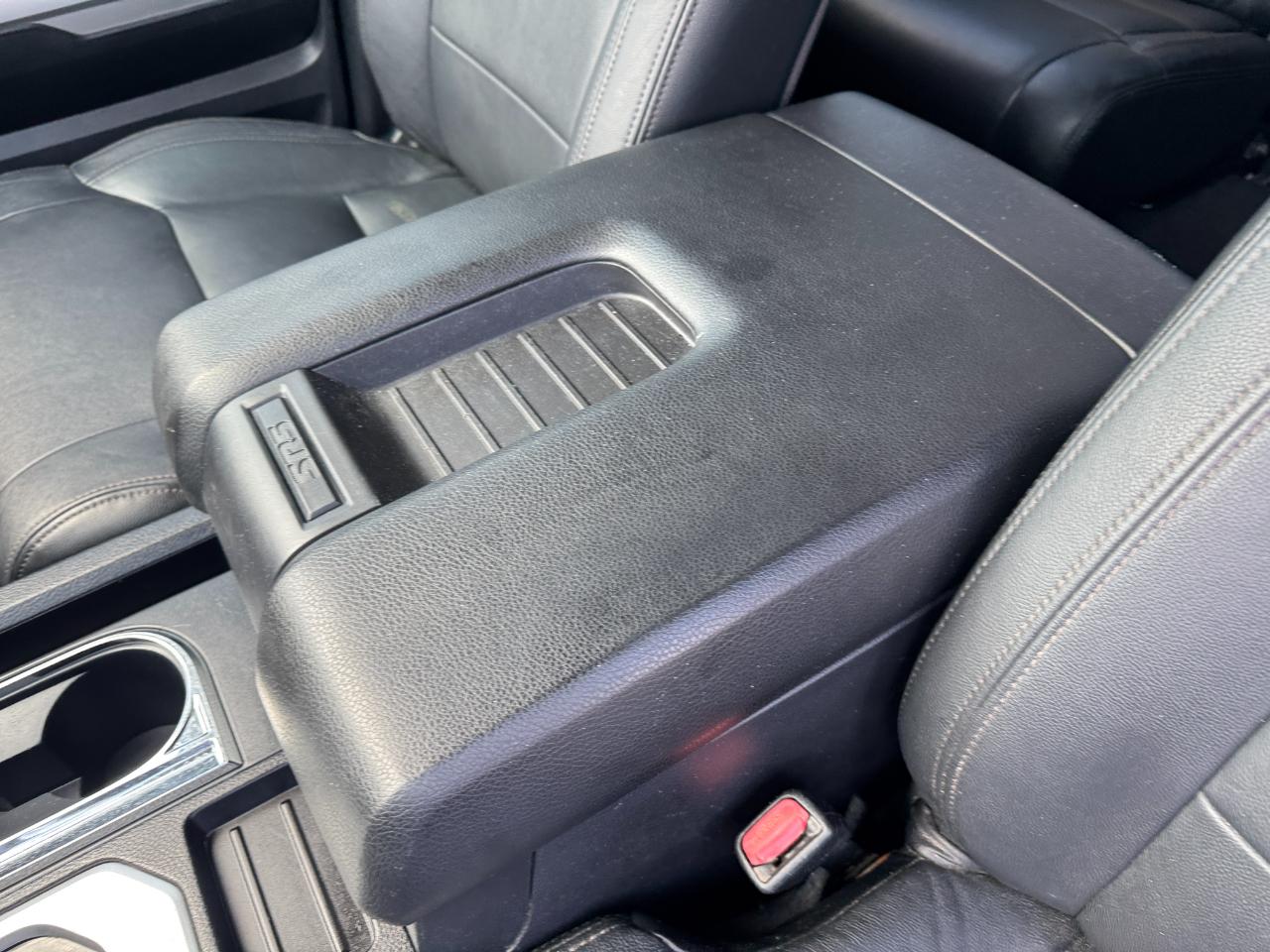 Toyota Tundra SR5 5.7L V8 FFV CrewMax 4WD 2017