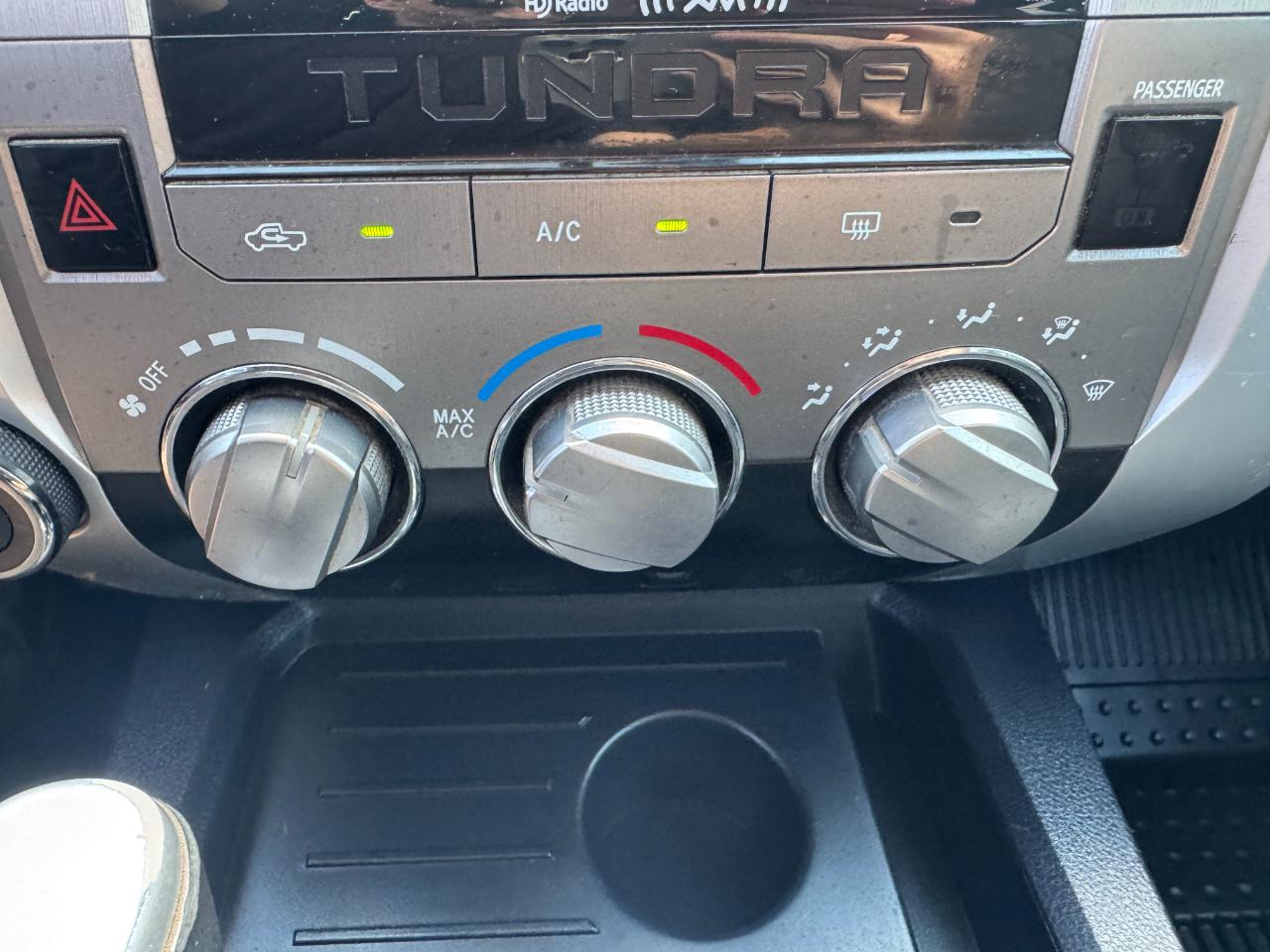 Toyota Tundra SR5 5.7L V8 FFV CrewMax 4WD 2017