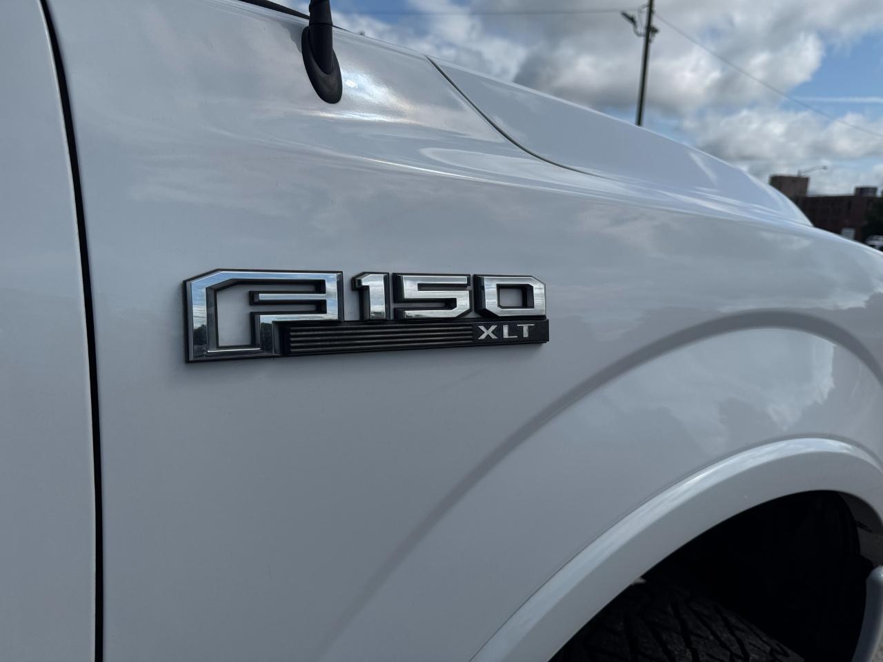 Ford F-150 XLT SuperCrew 4WD 2018