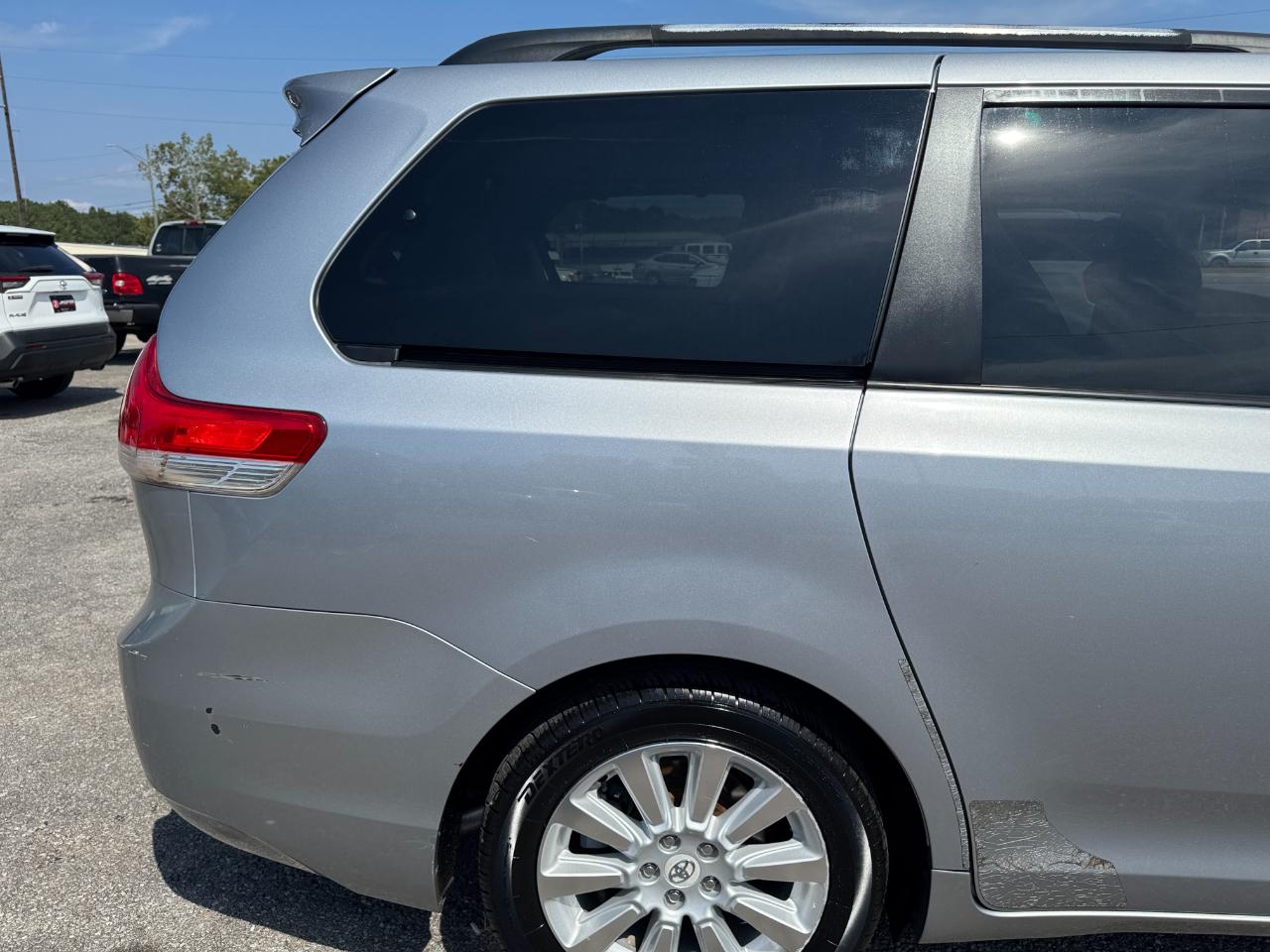 Toyota Sienna Limited FWD 7-Passsenger V6 2012