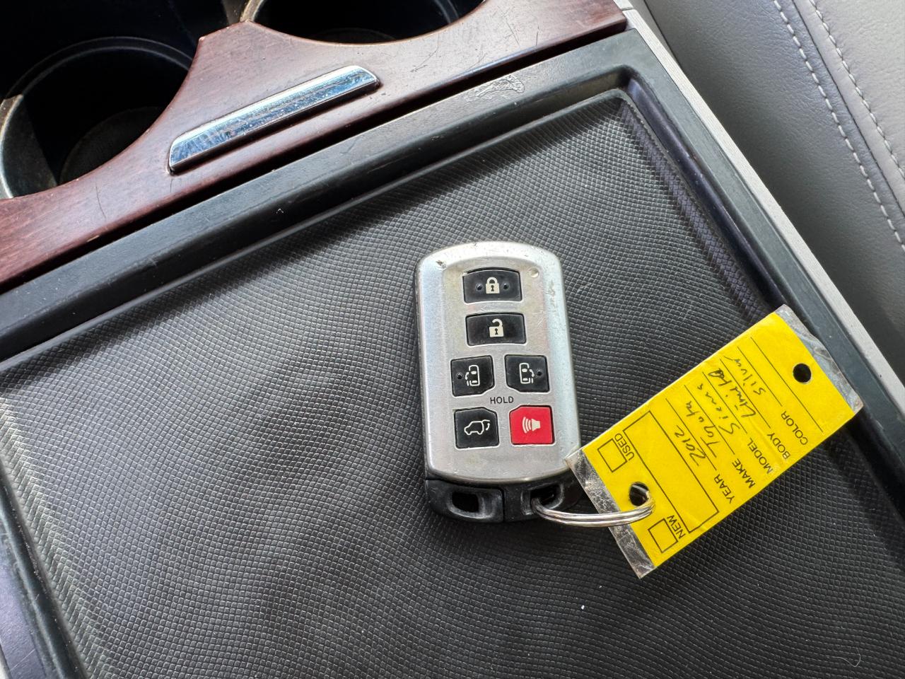 Toyota Sienna Limited FWD 7-Passsenger V6 2012