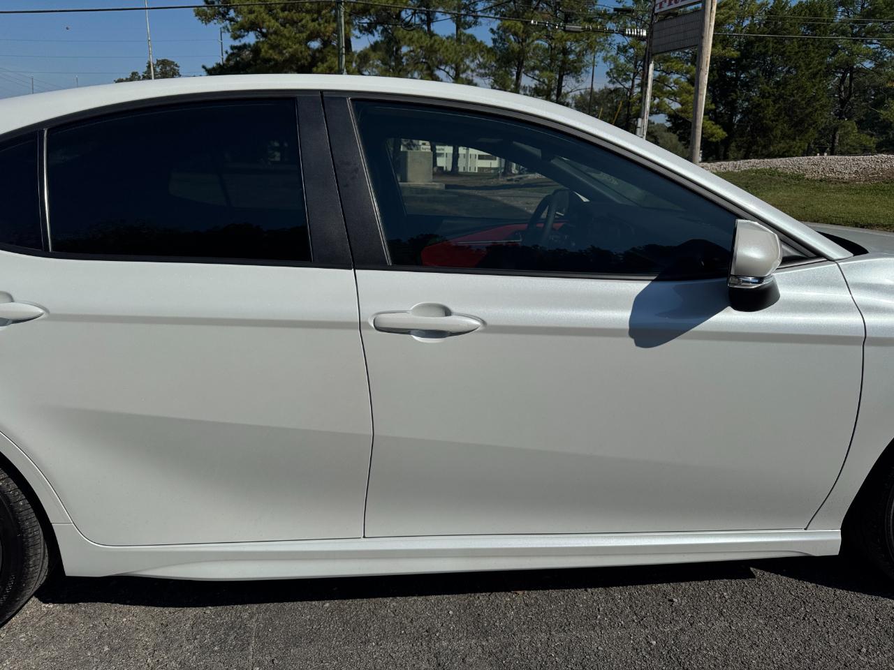 Toyota Camry Hybrid XLE 2025