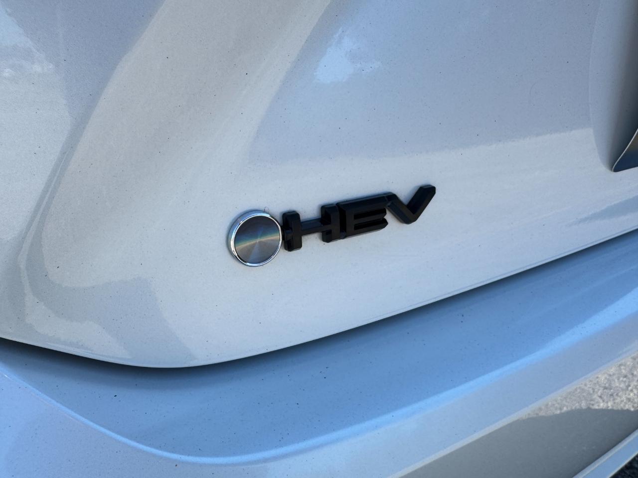 Toyota Camry Hybrid XLE 2025