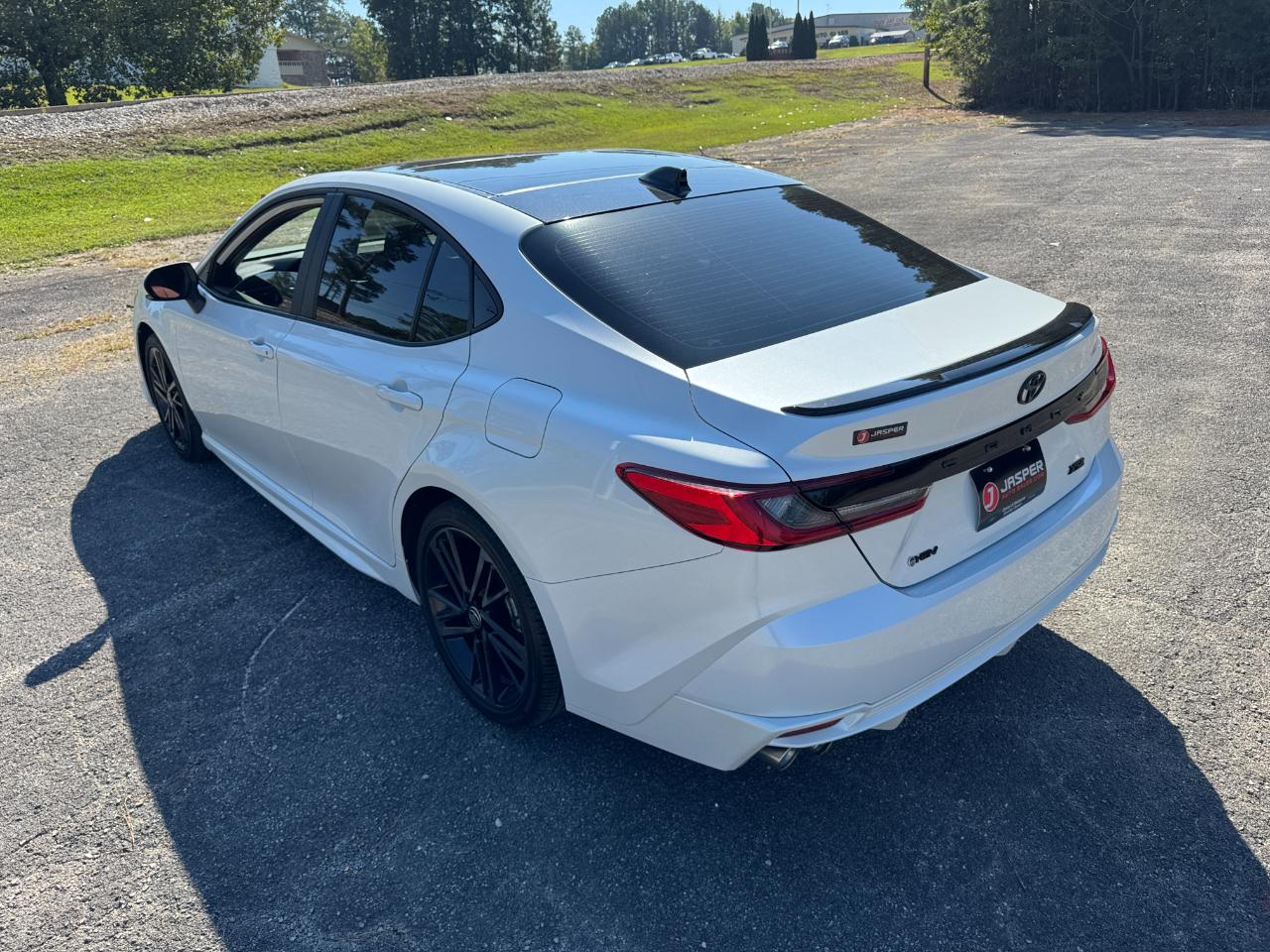 Toyota Camry Hybrid XLE 2025