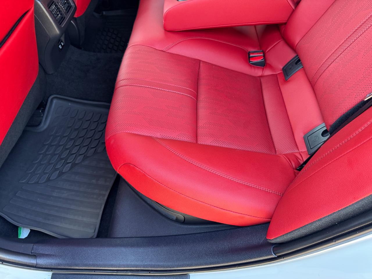 Toyota Camry Hybrid XLE 2025