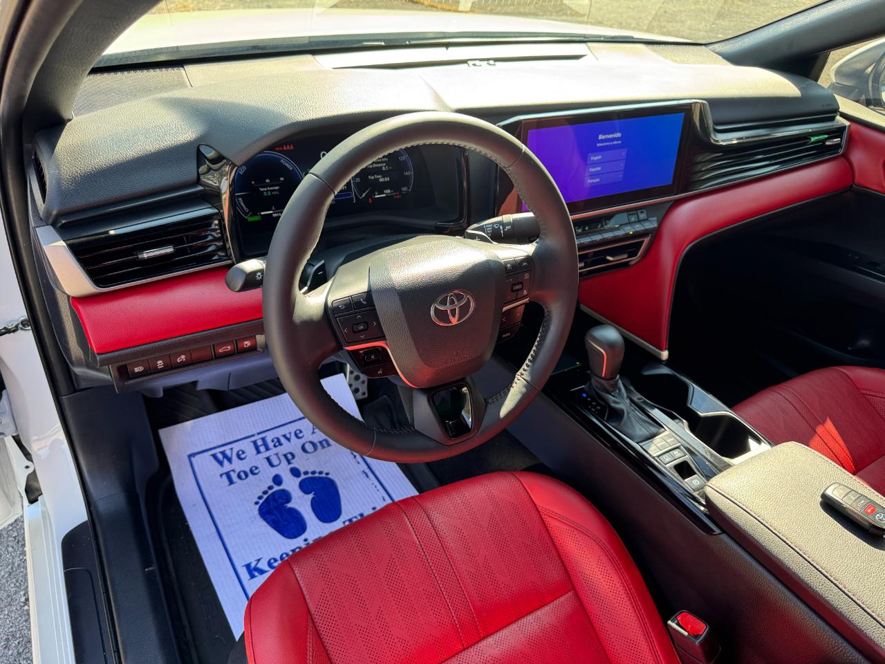 Toyota Camry Hybrid XLE 2025