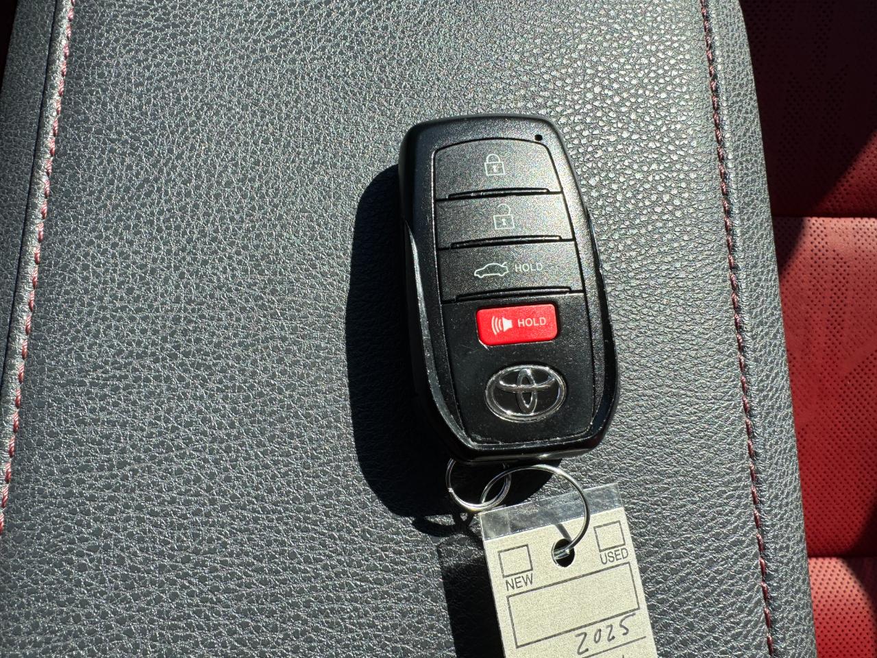Toyota Camry Hybrid XLE 2025