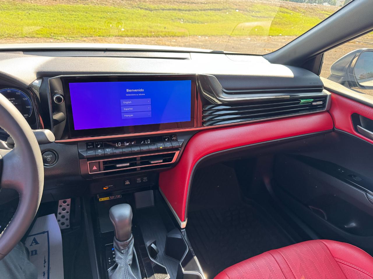 Toyota Camry Hybrid XLE 2025