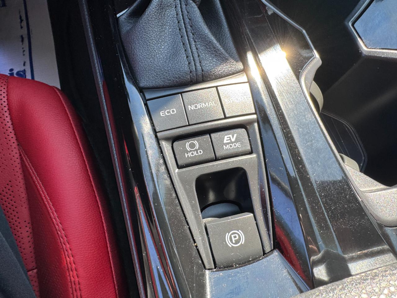 Toyota Camry Hybrid XLE 2025