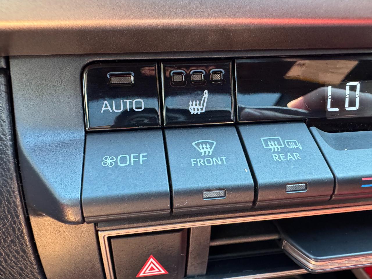 Toyota Camry Hybrid XLE 2025