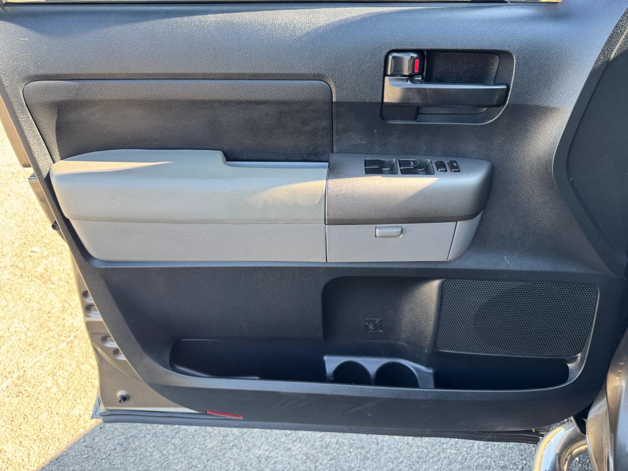 Toyota Tundra Tundra-Grade Double Cab 4.6L 2WD 2011