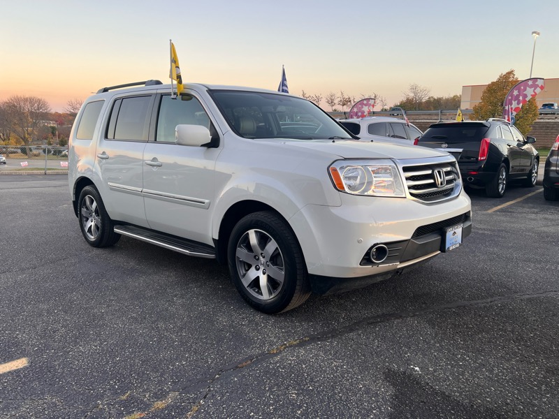 Honda Pilot Touring 4WD 5-Spd AT with DVD 2014 Honda Pilot Touring 4WD 5-Spd AT with DVD 2014