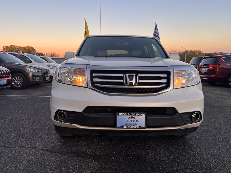 Honda Pilot Touring 4WD 5-Spd AT with DVD 2014 Honda Pilot Touring 4WD 5-Spd AT with DVD 2014