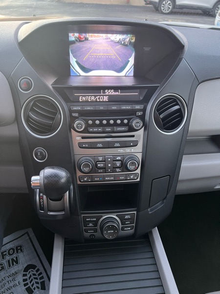 Honda Pilot Touring 4WD 5-Spd AT with DVD 2014 Honda Pilot Touring 4WD 5-Spd AT with DVD 2014