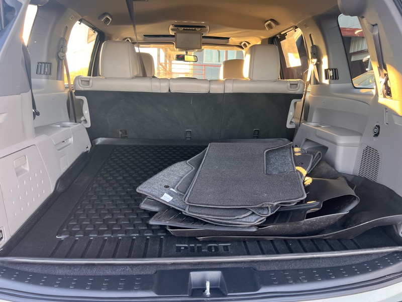 Honda Pilot Touring 4WD 5-Spd AT with DVD 2014 Honda Pilot Touring 4WD 5-Spd AT with DVD 2014