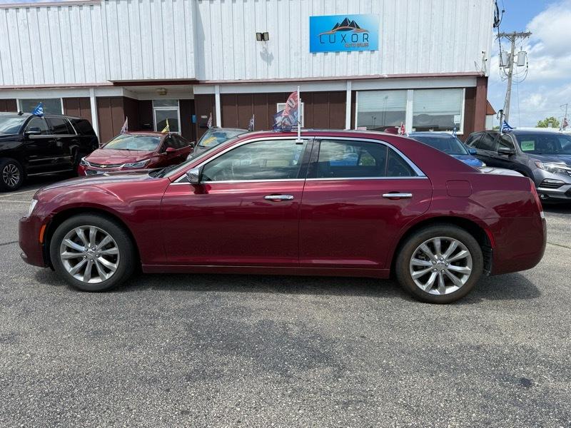 2018 Chrysler 300 Limited - Photo 8
