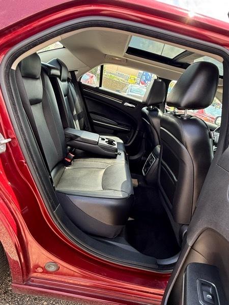 2018 Chrysler 300 Limited - Photo 10