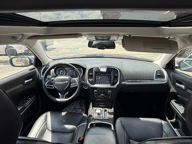 2018 Chrysler 300 Limited - Photo 13