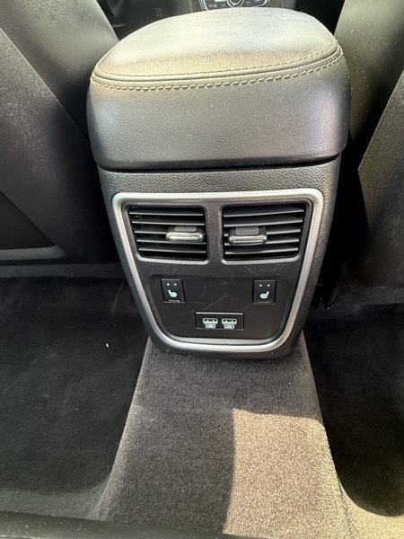 2018 Chrysler 300 Limited - Photo 19