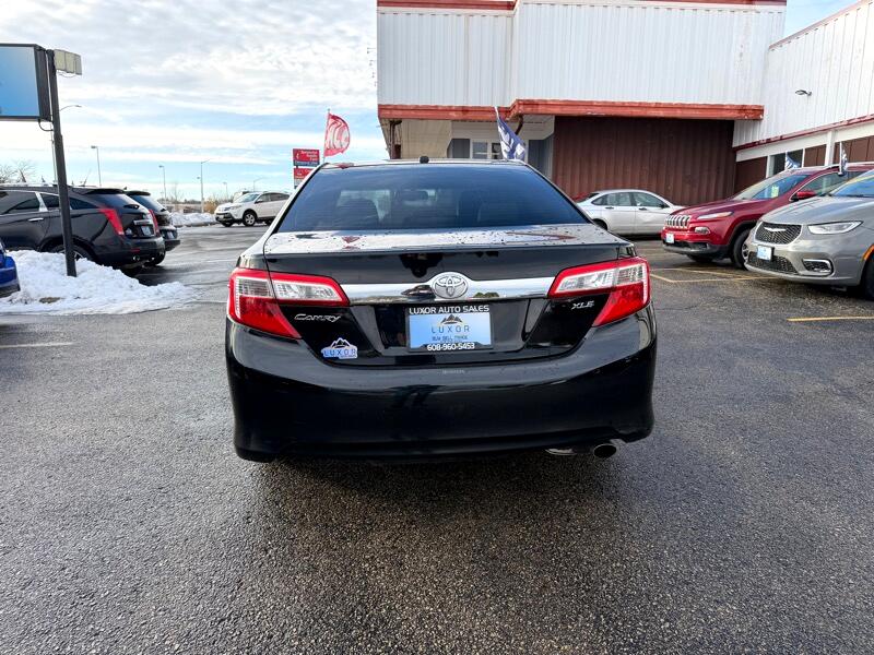 Toyota Camry 4dr Sedan XLE Auto 2012