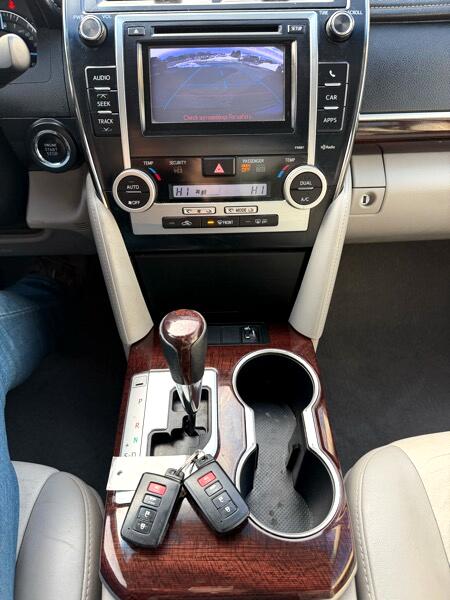 Toyota Camry 4dr Sedan XLE Auto 2012
