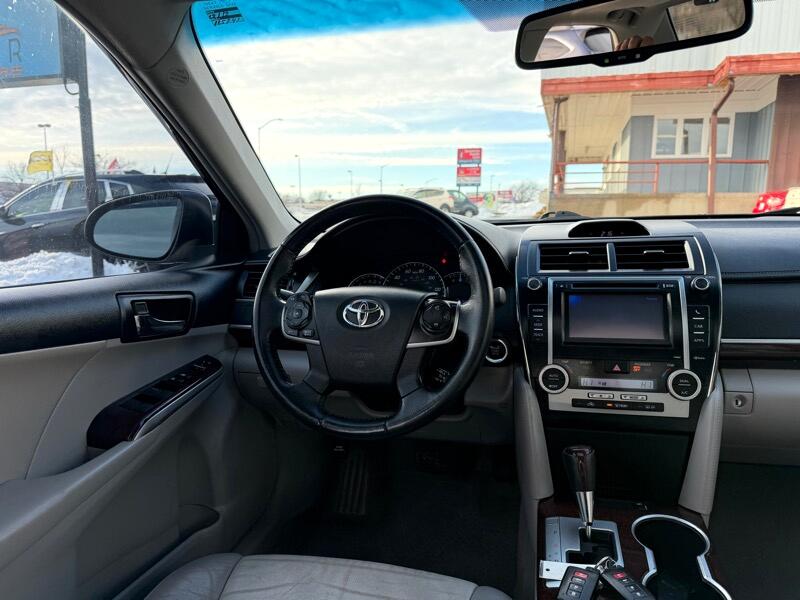 Toyota Camry 4dr Sedan XLE Auto 2012