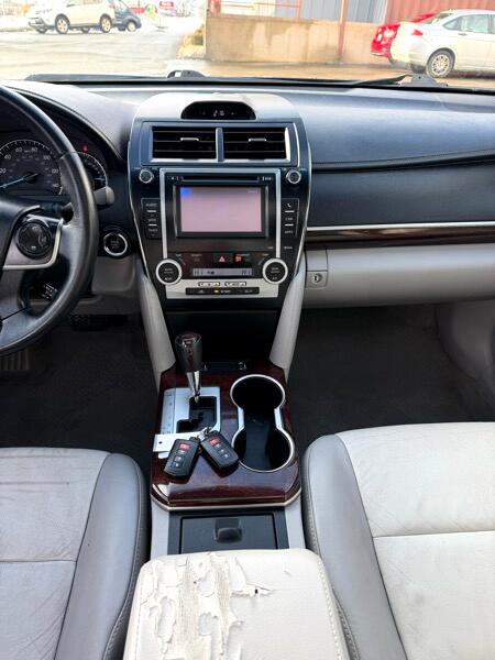 Toyota Camry 4dr Sedan XLE Auto 2012