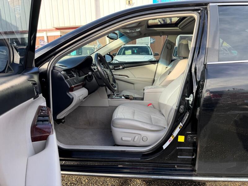 Toyota Camry 4dr Sedan XLE Auto 2012